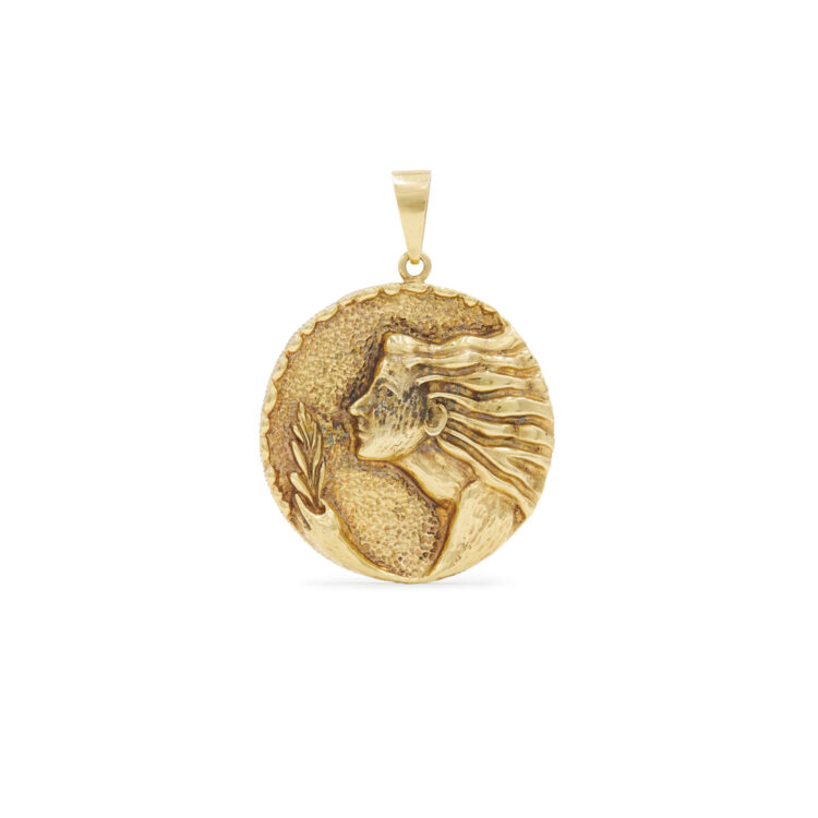 アクセサリー   PENDANT OF THE YEAR 2004 960px-